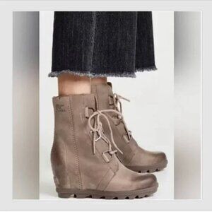 Sorel Joan of Arctic Wedge Lace-Up Boots Size 9.5 Taupe Brown Leather Waterproof